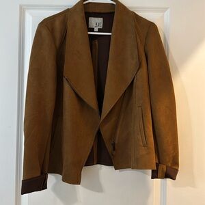 WOMENSWEAR suede blazer 
Brand : KUT - from the Kloth